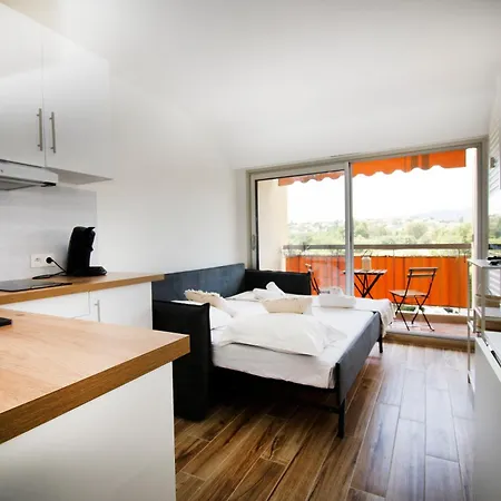 Cocoon Standing Presta *